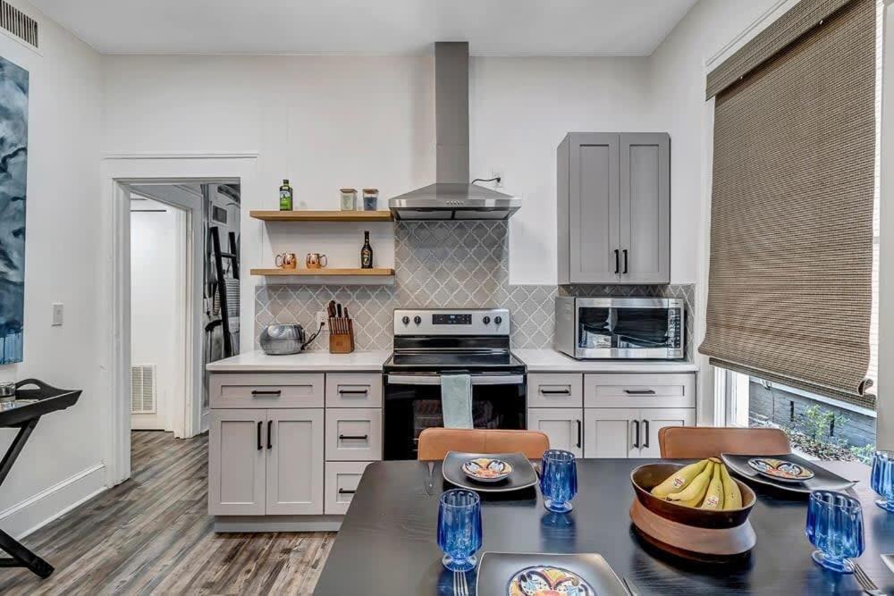 Contemporary Apartment - 5 Min To Tiaa Bank Field! แจ็กสันวิลล์ ภายนอก รูปภาพ