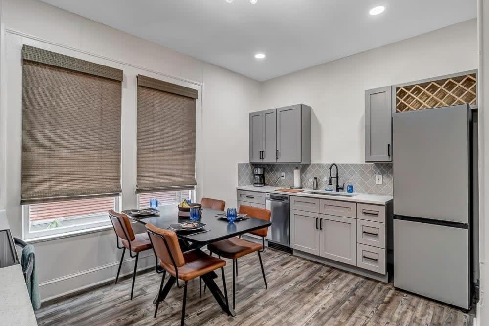 Contemporary Apartment - 5 Min To Tiaa Bank Field! แจ็กสันวิลล์ ภายนอก รูปภาพ